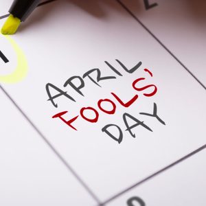 A highlighted calendar shows 