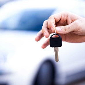 12_things_cardealer_won't_tell_we_Get_same_cars_same_place_Xesai