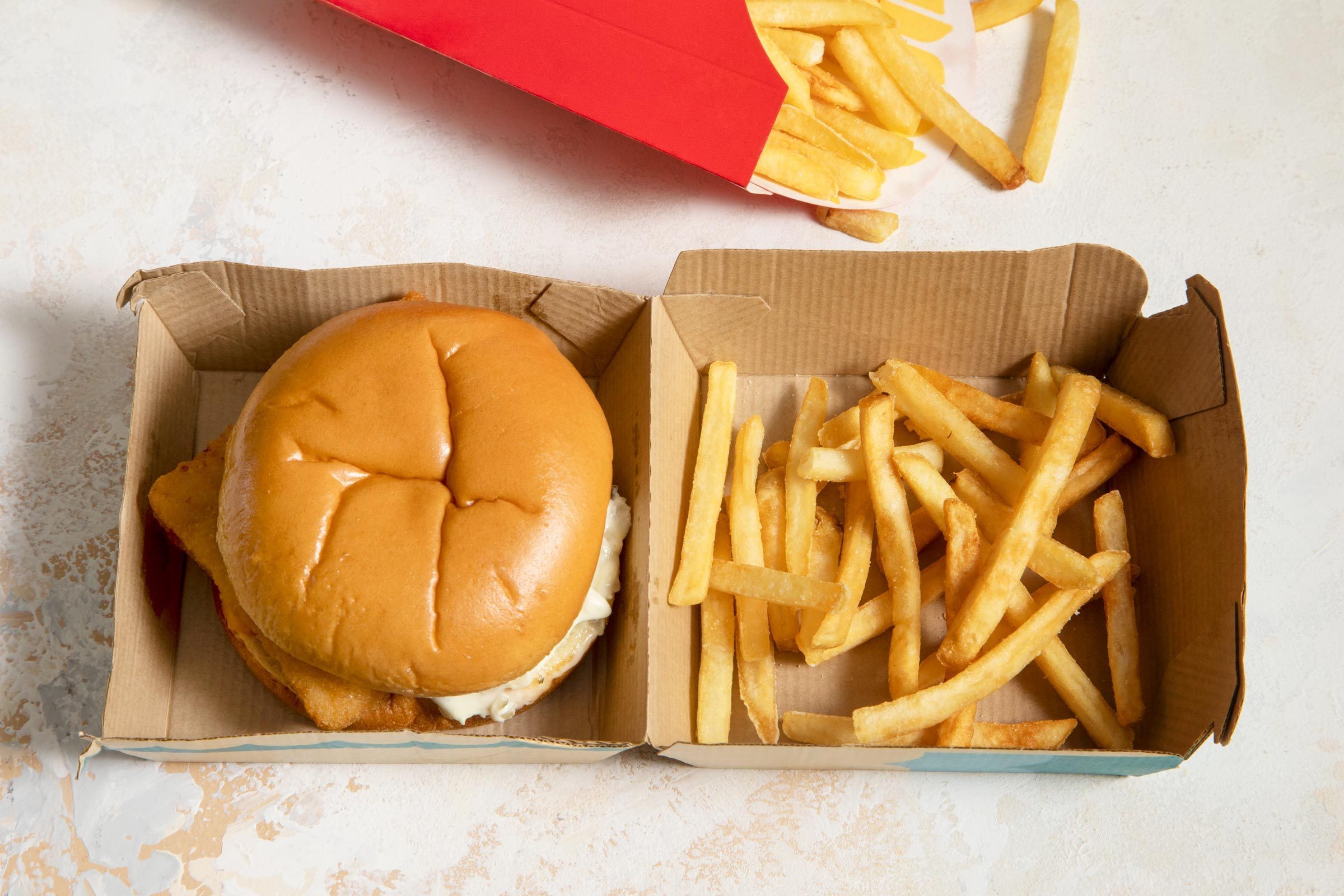 Ft24 Filetofish St 0206 3 Tartar Sauce On A Filet O Fish Is Always Off Center Jvedit