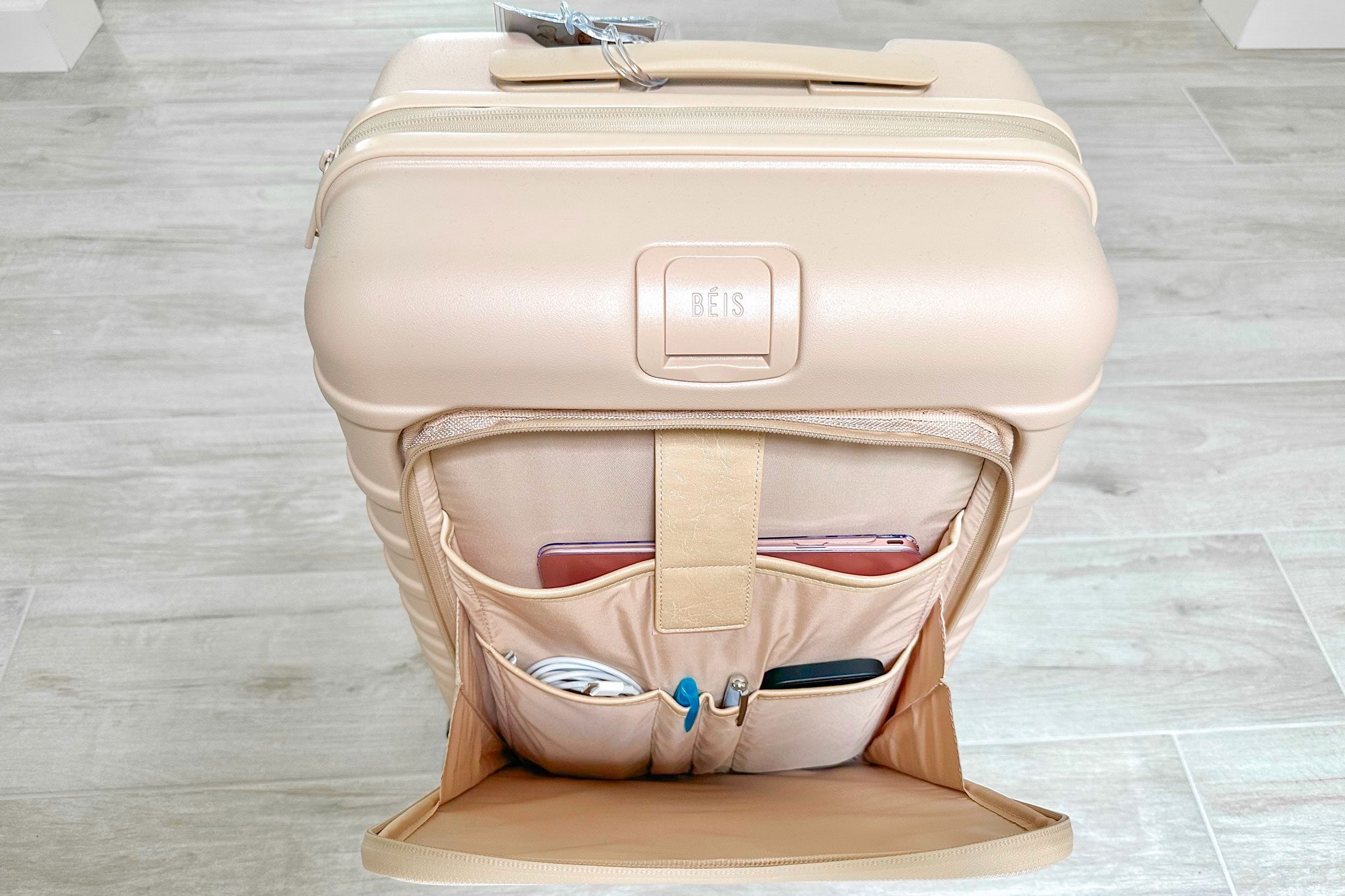 Béis Front Pocket Carry On Front Pocket