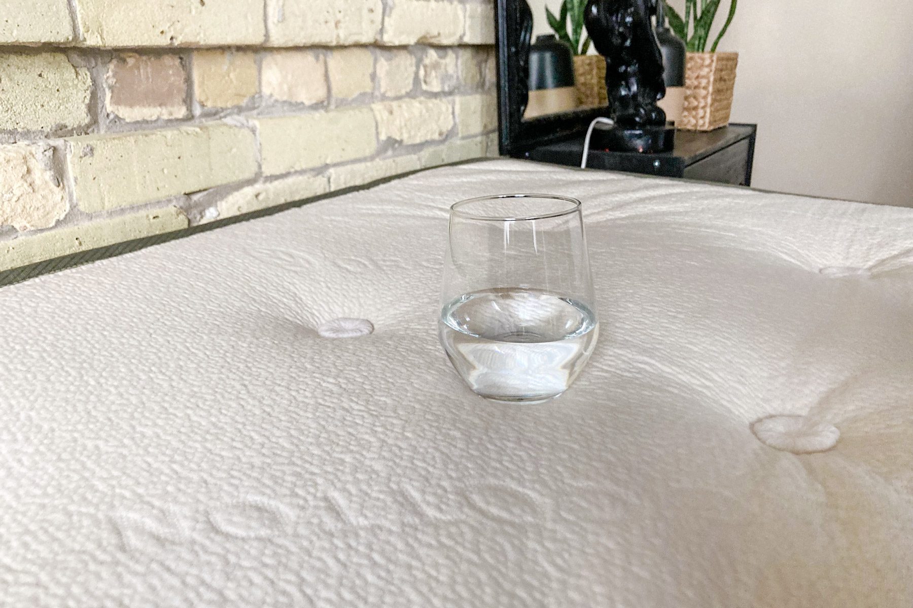 Rda24 Avocado Ultimate Organic Mattress Megan Wood 02 Otedit