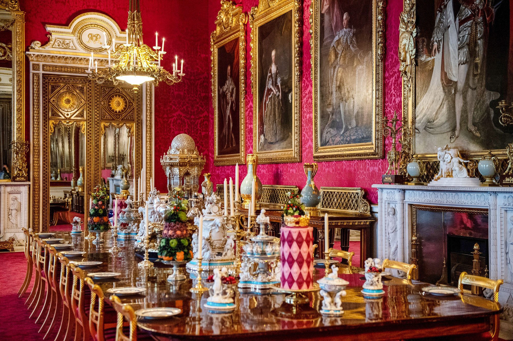 State Dining Room At Buckingham Palace