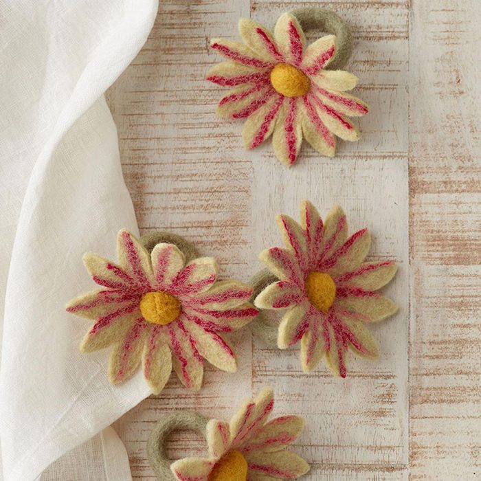 Painted Daisy Napkin Rings